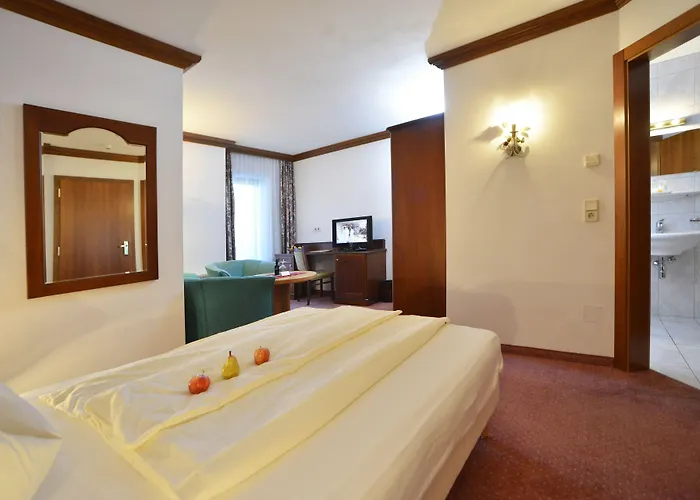 Residenz Hochland Отель Зеефельд в Тироле