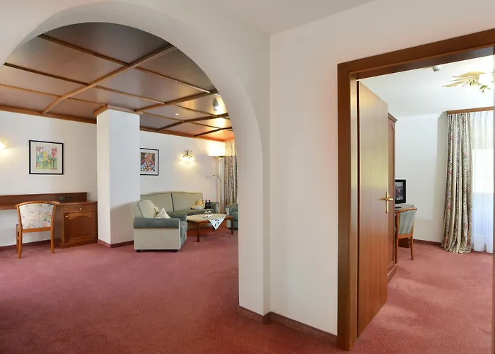 Residenz Hochland Отель Зеефельд в Тироле