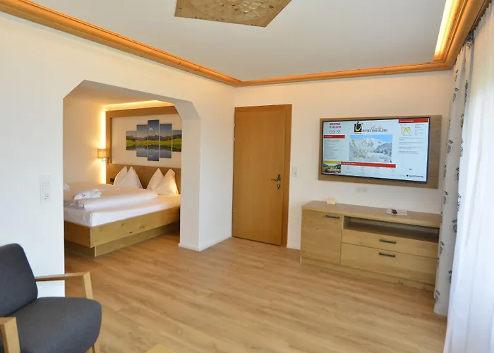 Residenz Hochland Отель Зеефельд в Тироле